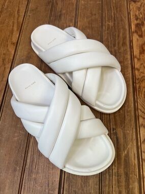 Women’s Annie Bing Sandals White Padded Cross-Strap Slide Puffy Lizzy size 37